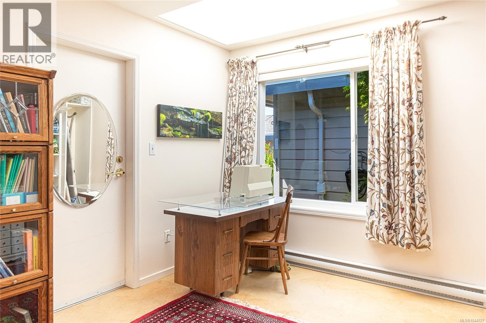 #607 2829 Arbutus Rd - 33