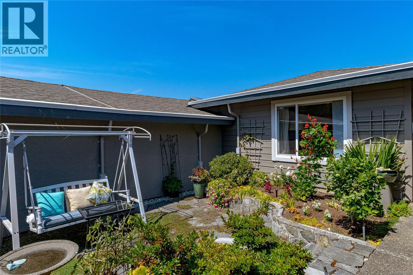 #607 2829 Arbutus Rd - 49