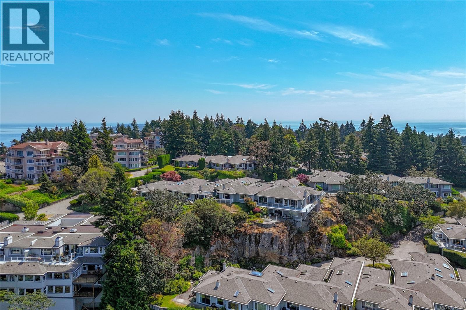 #607 2829 Arbutus Rd - 5