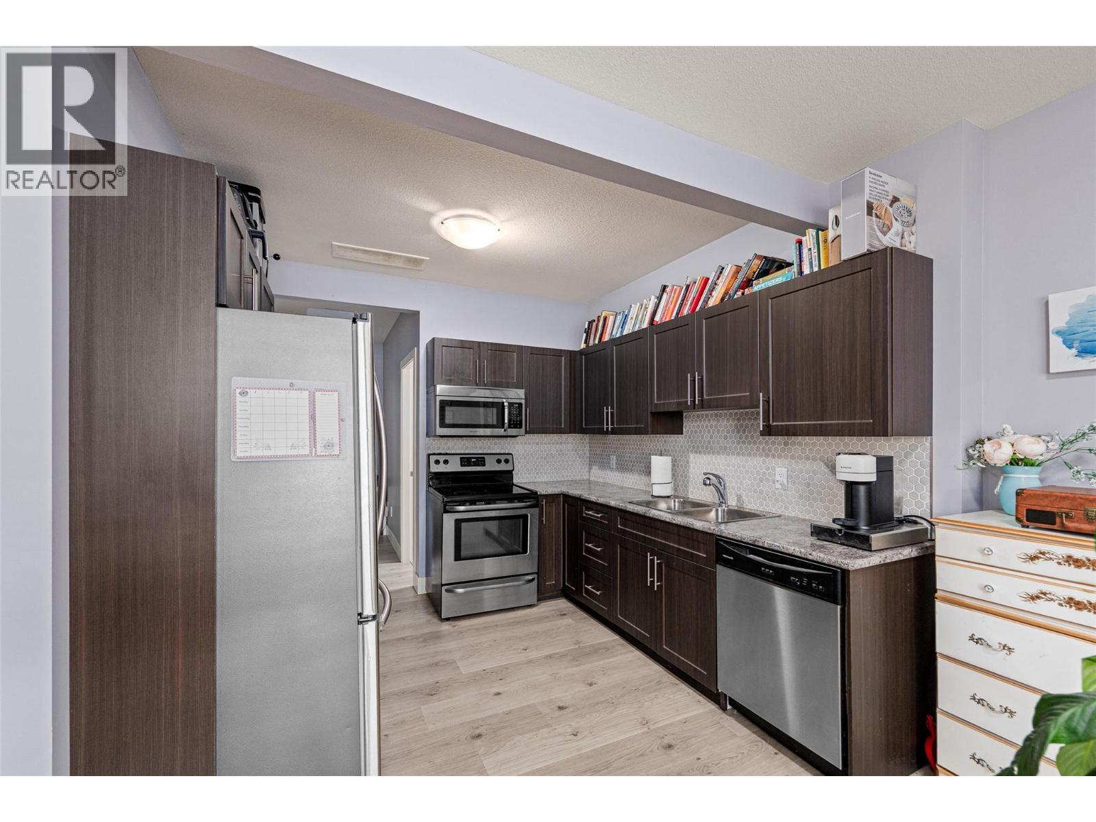 5015 Twinflower Crescent - 40