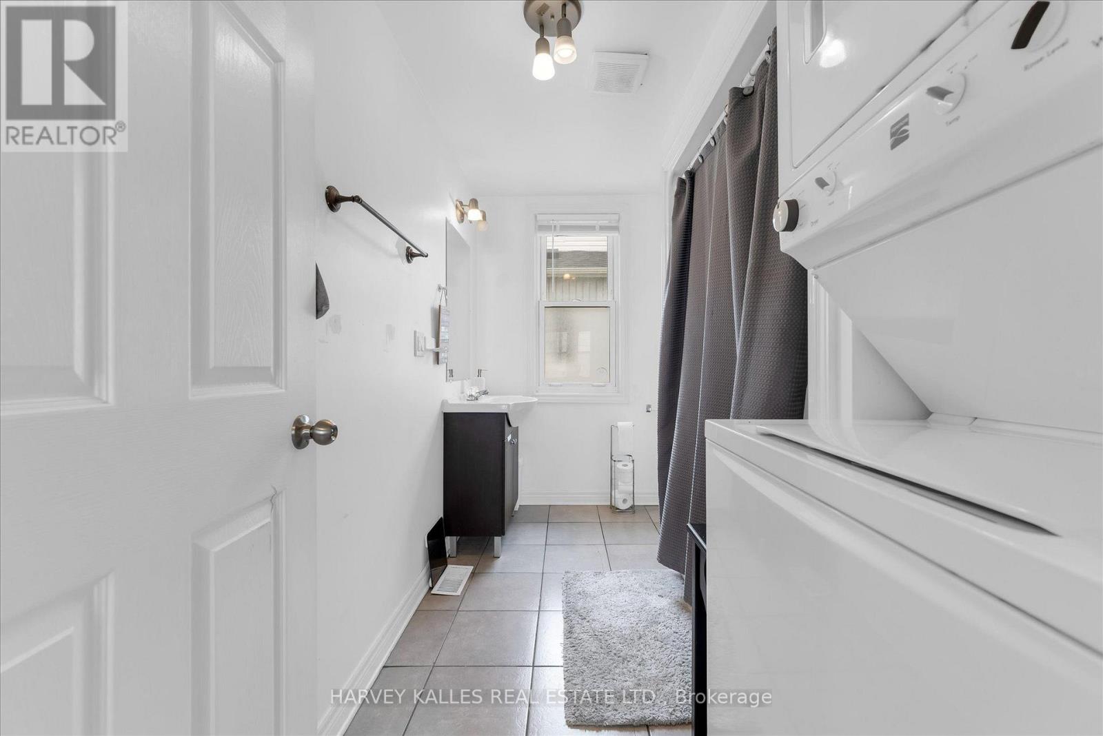 105 ORMOND STREET N - 13