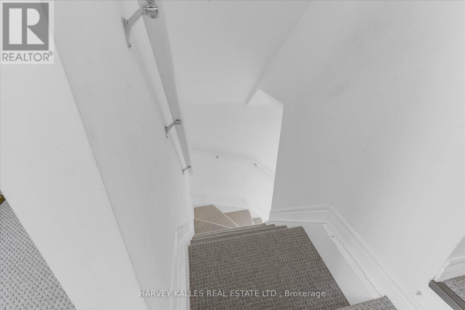 105 ORMOND STREET N - 21
