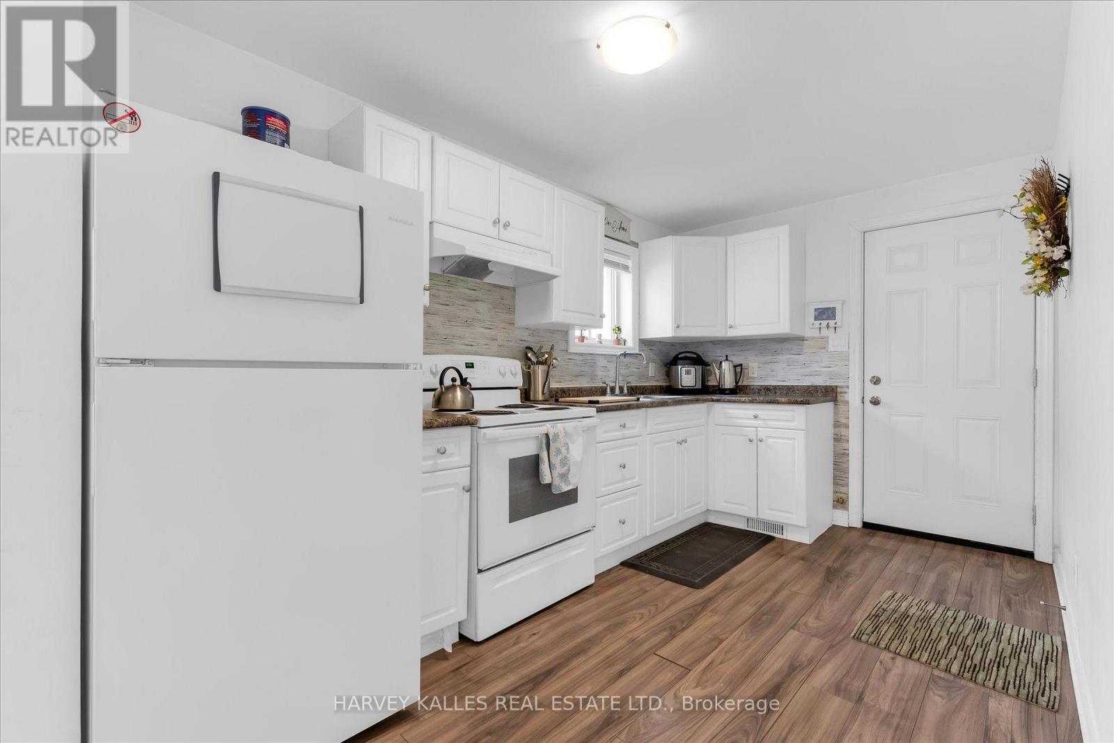 105 ORMOND STREET N - 7