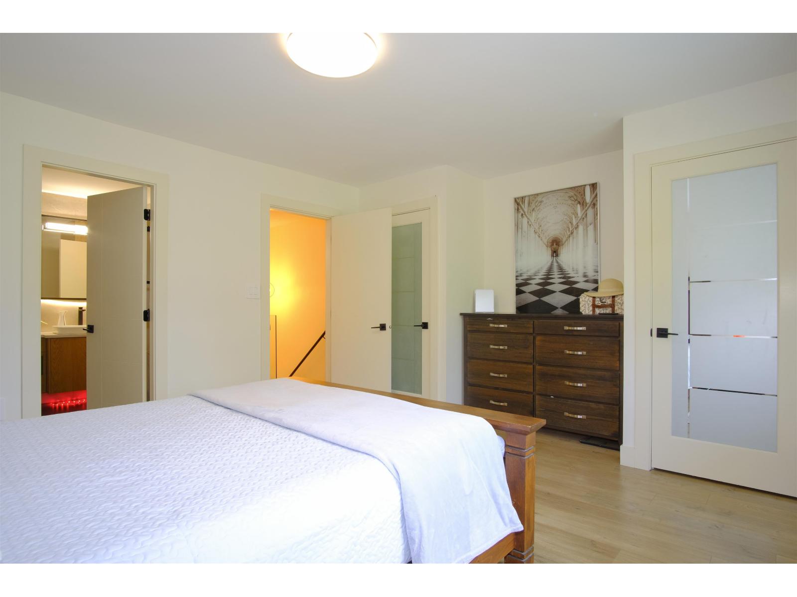 3 Bed, 2 Bath House for Sale in Surrey – 10 10736 GUILDFORD DRIVE, Surrey – MLS# R3149191 - Image 15
