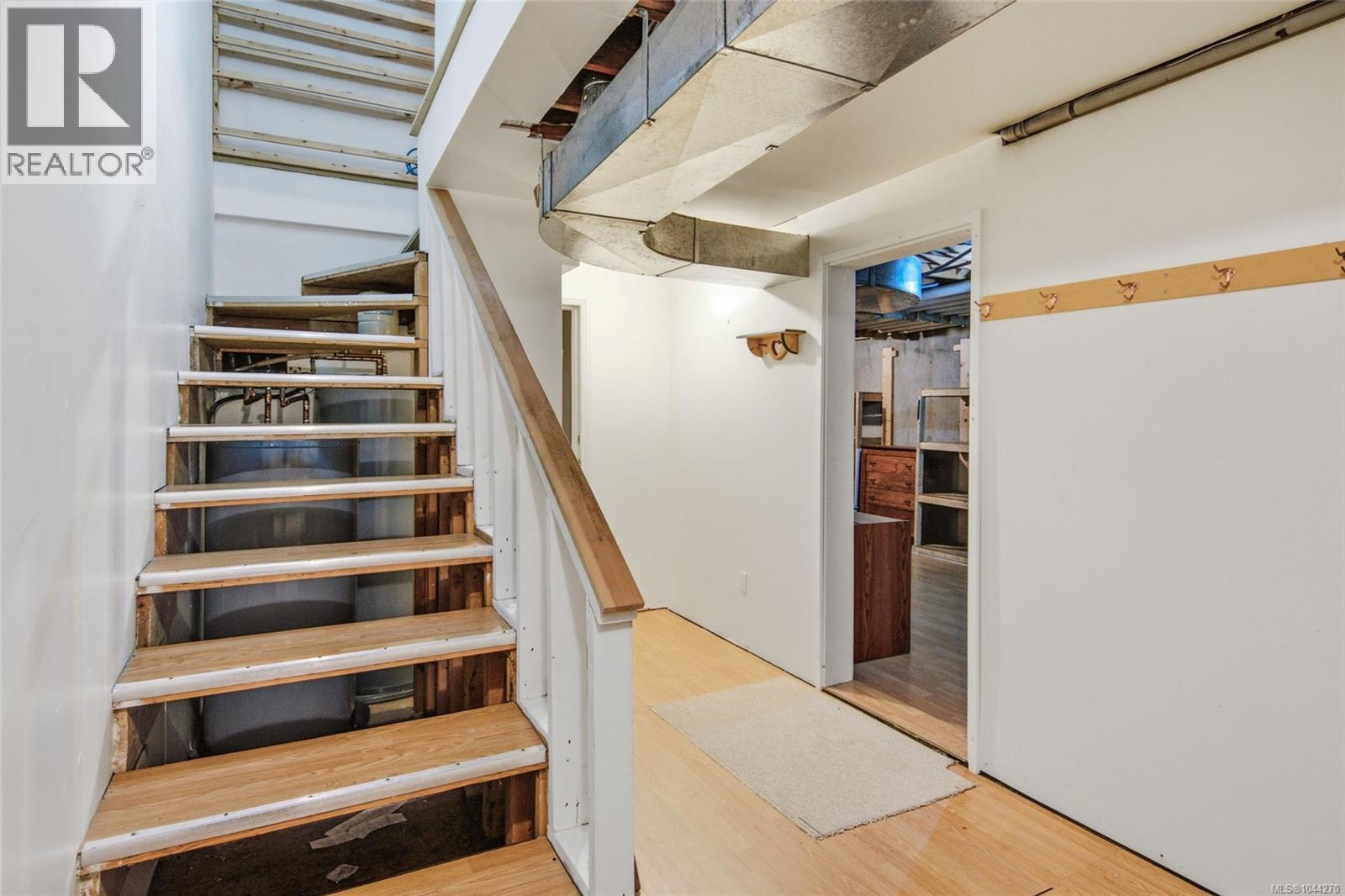 302 Roland Rd - 45