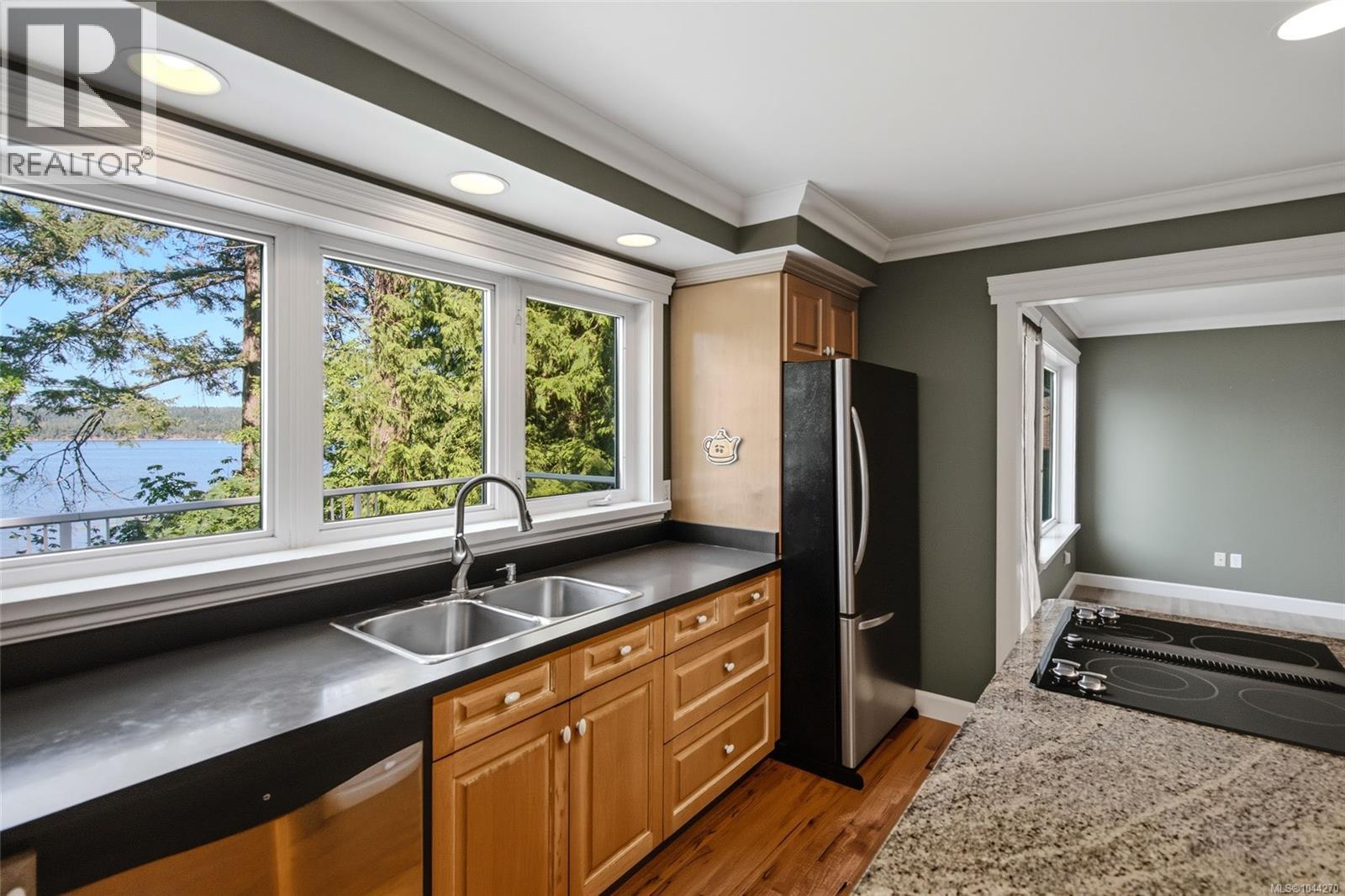 302 Roland Rd - 18