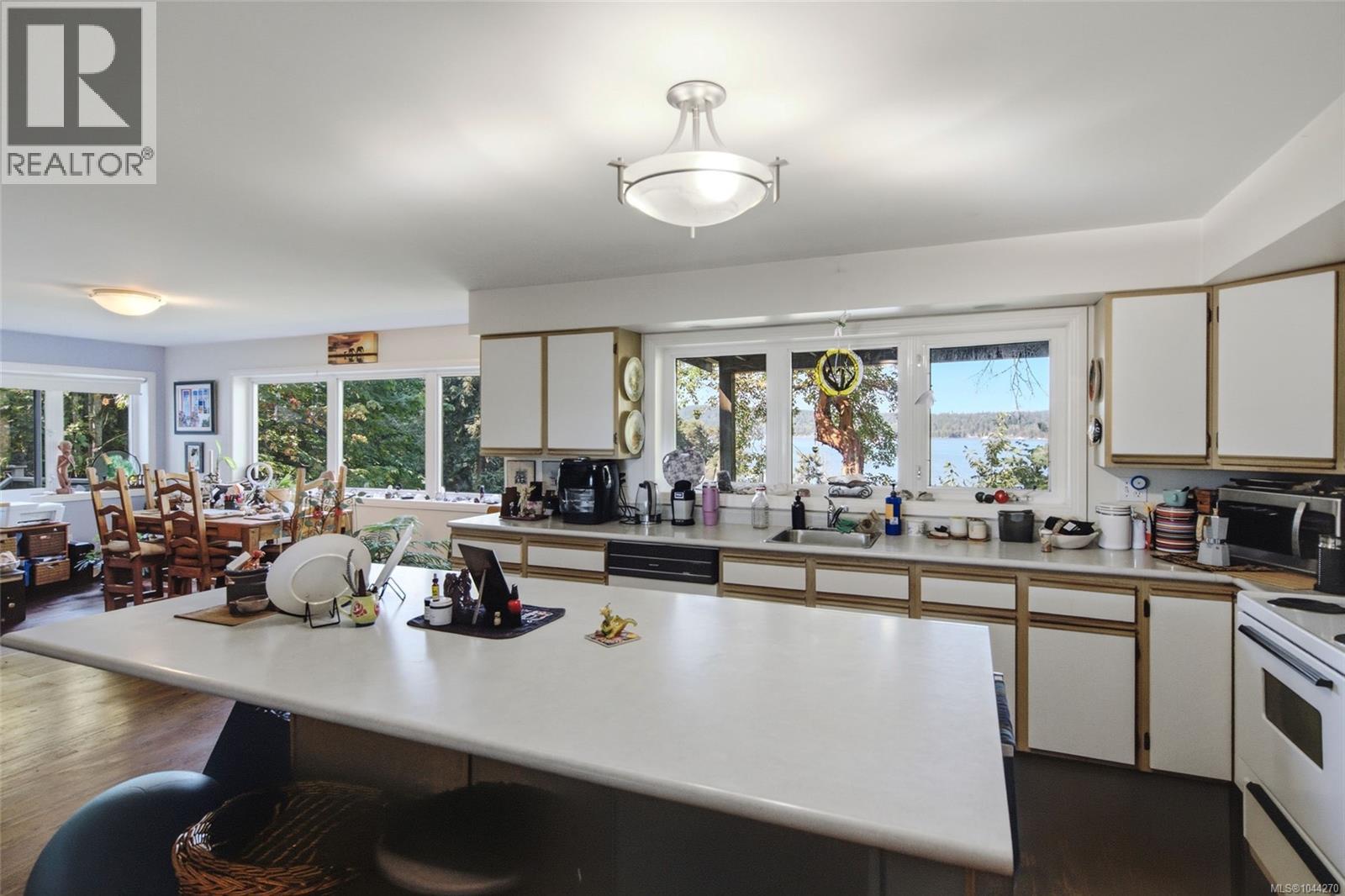 302 Roland Rd - 47