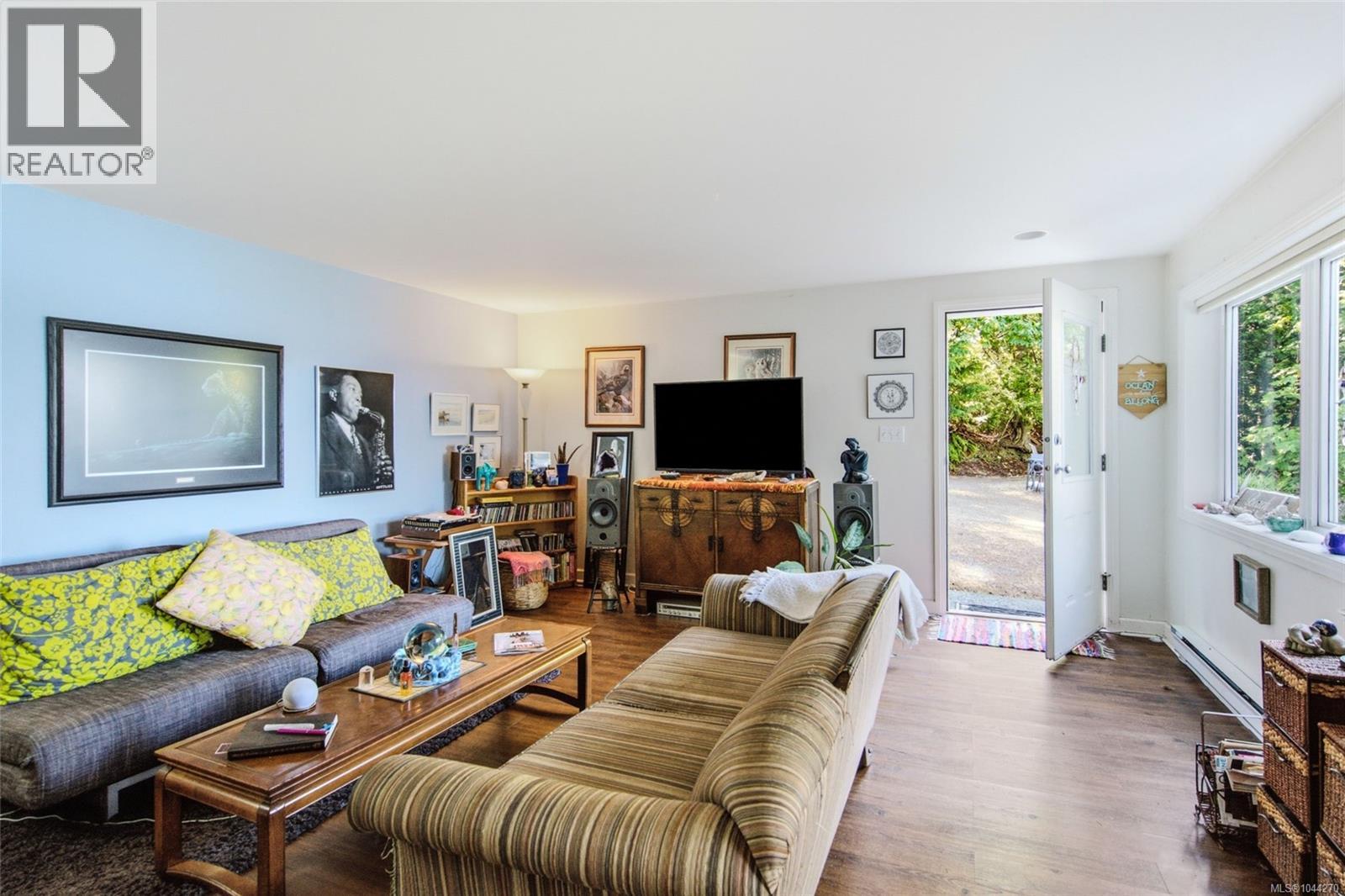 302 Roland Rd - 50