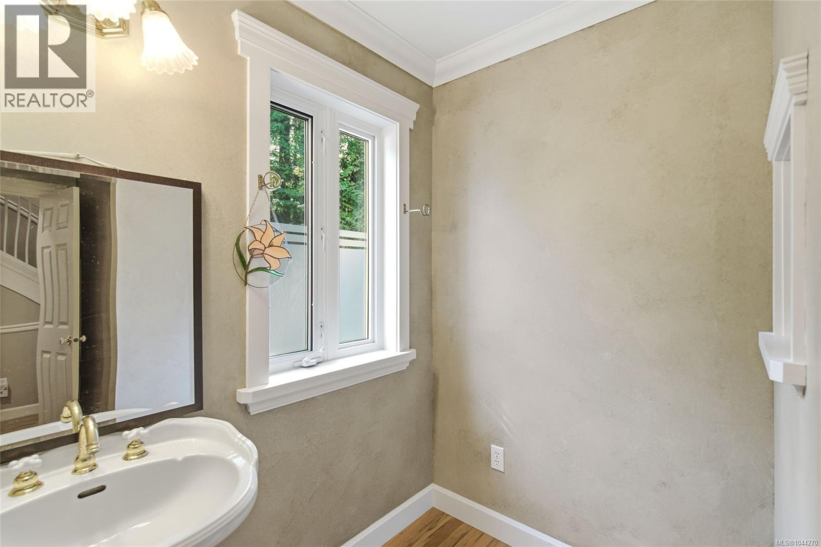 302 Roland Rd, Ladysmith
