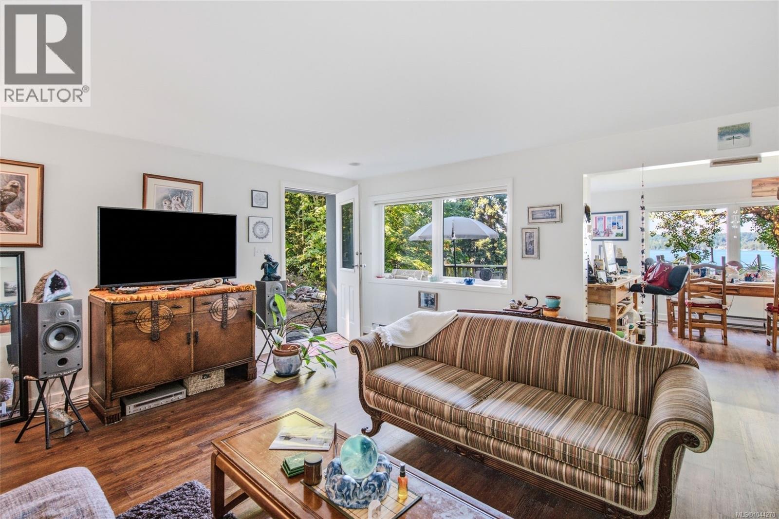 302 Roland Rd - 51