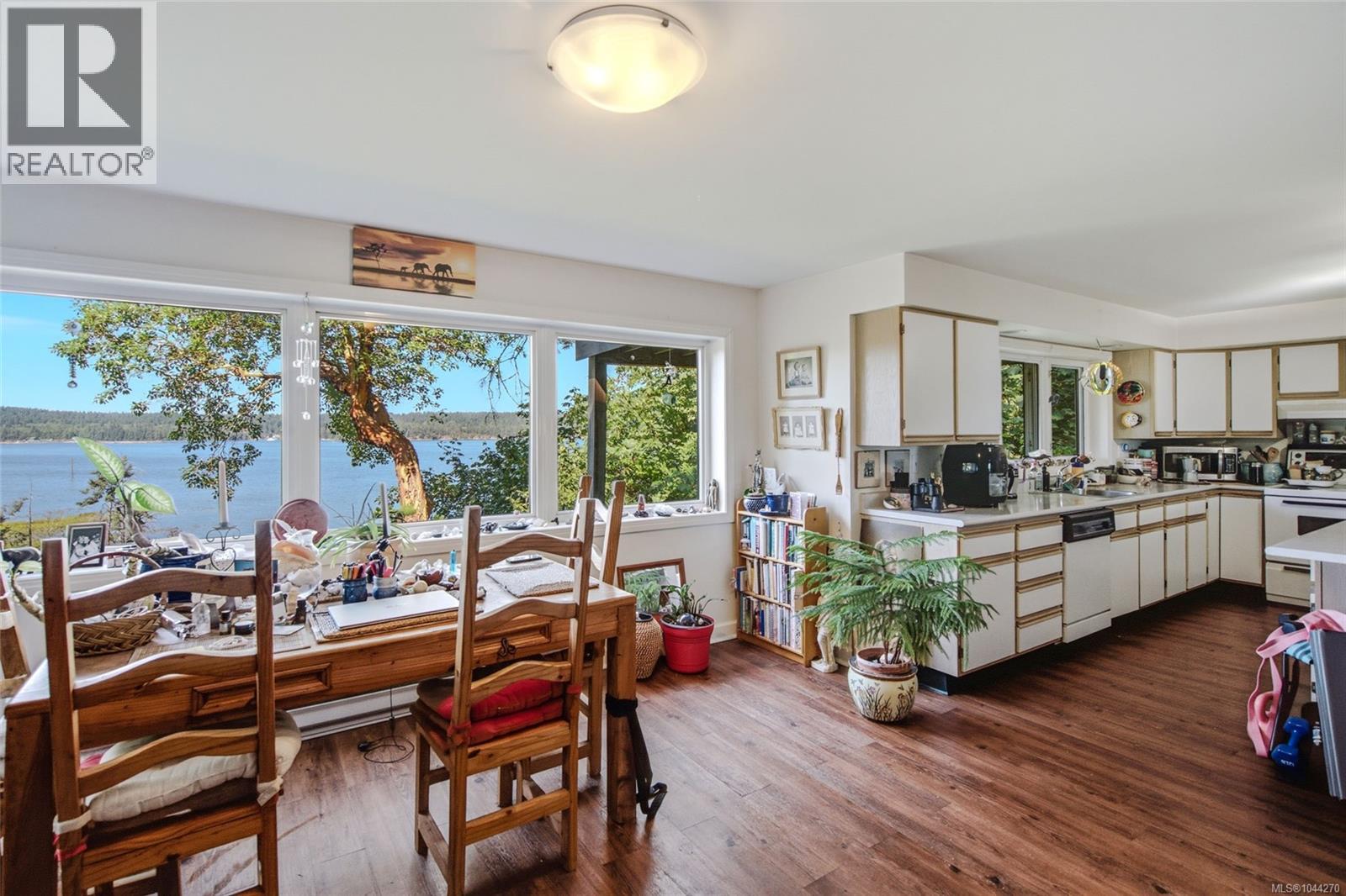 302 Roland Rd - 48