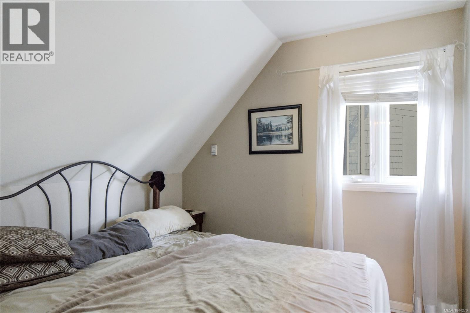 302 Roland Rd, Ladysmith