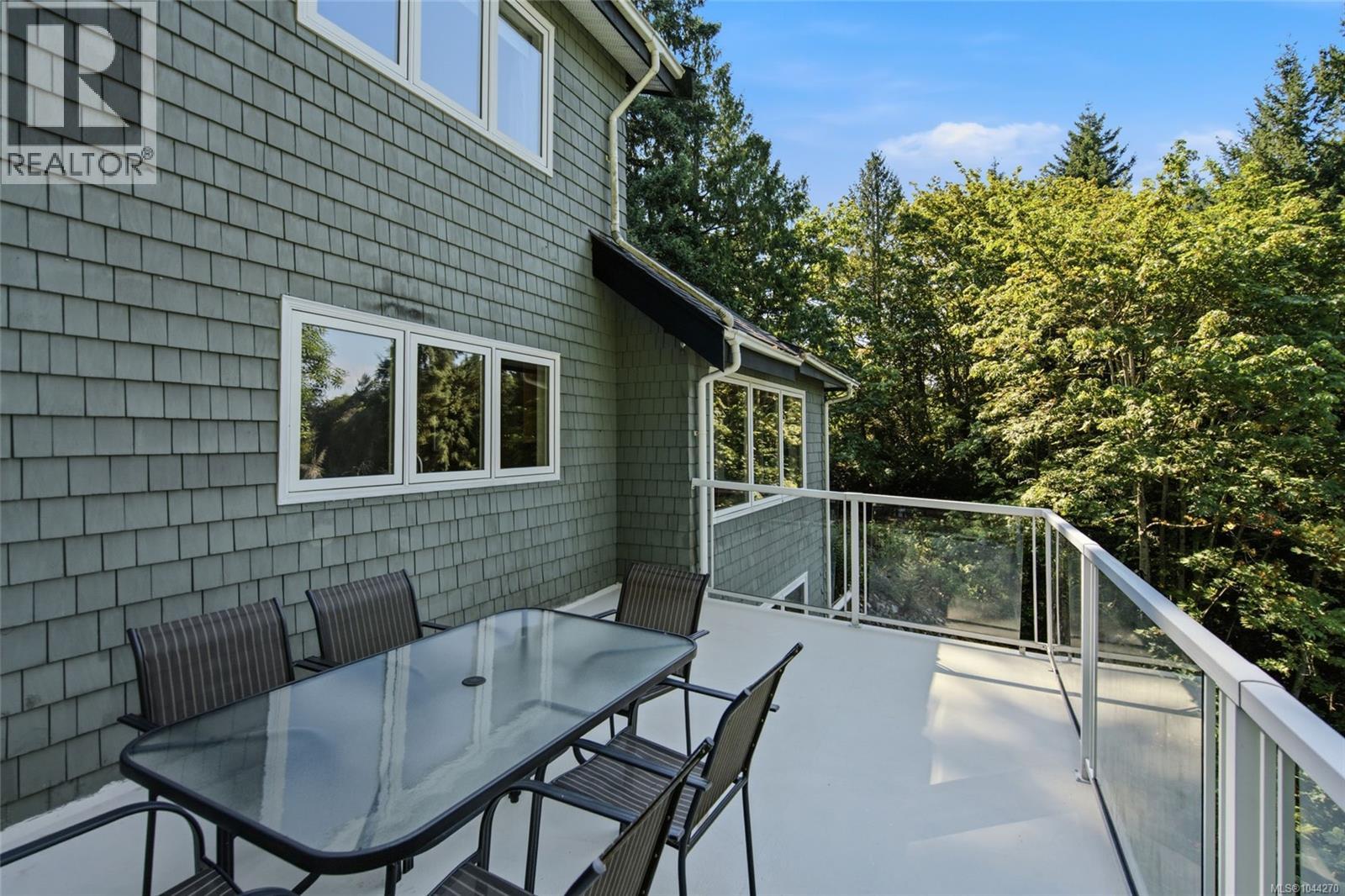 302 Roland Rd - 64