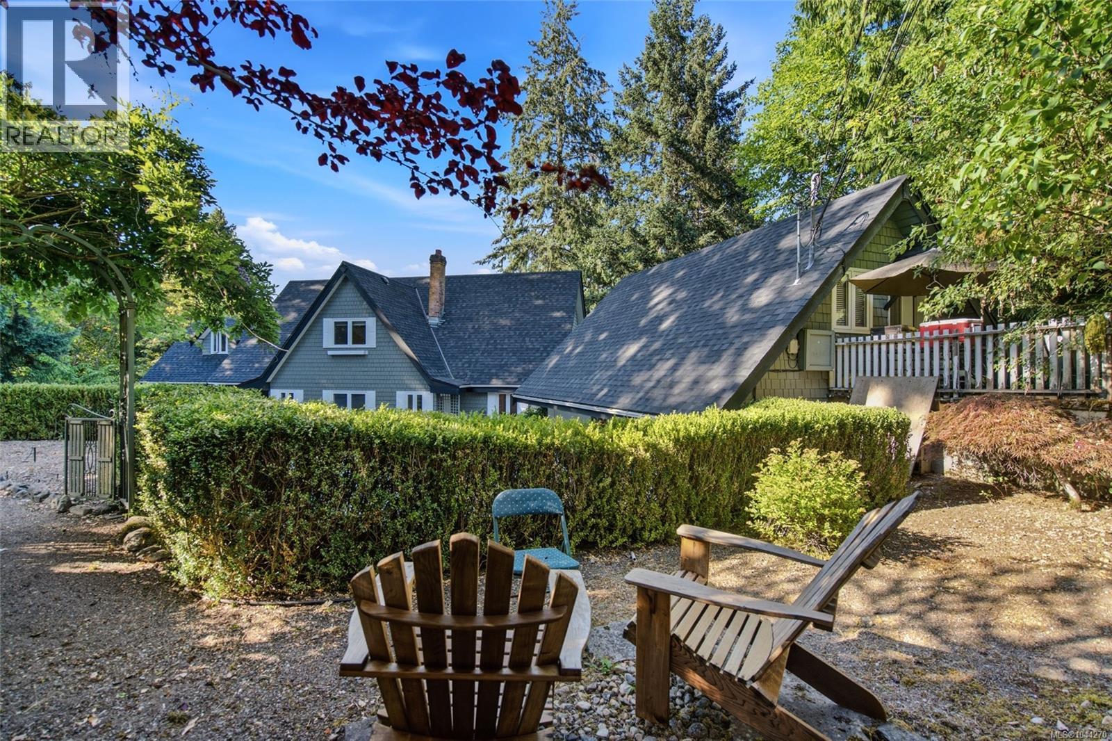 302 Roland Rd - 32