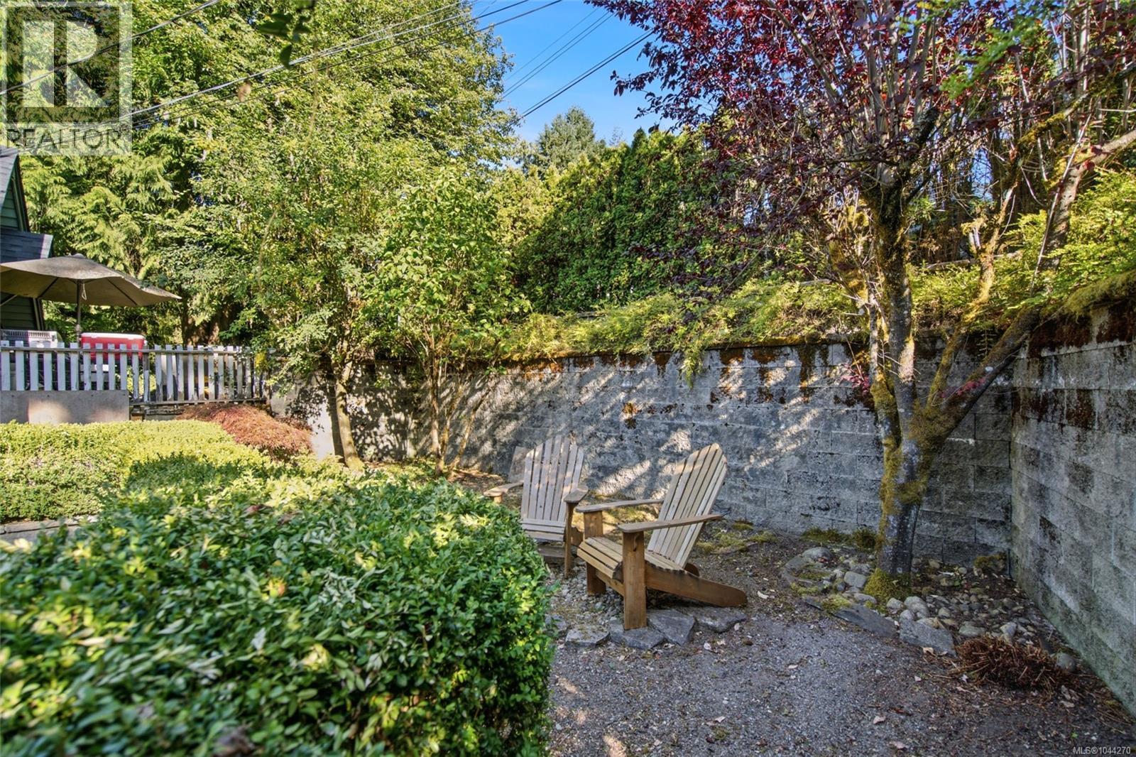 302 Roland Rd - 31