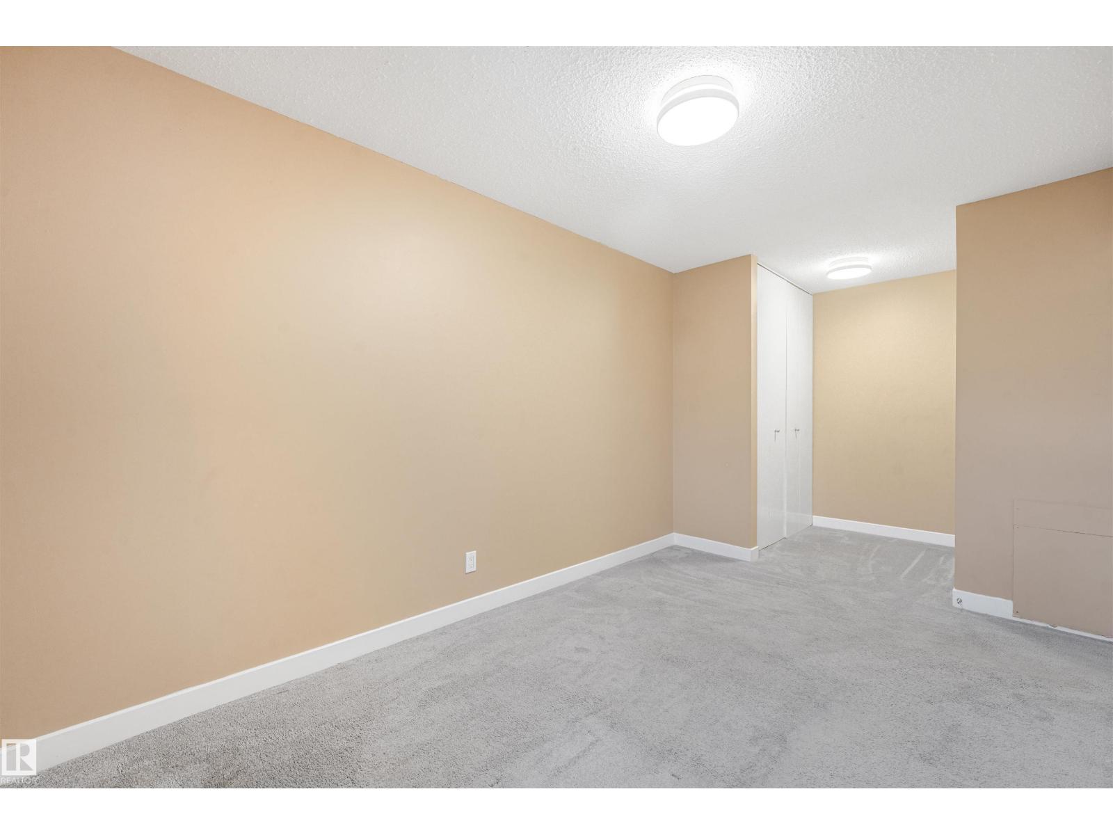 #8 14120 80 ST NW - 15