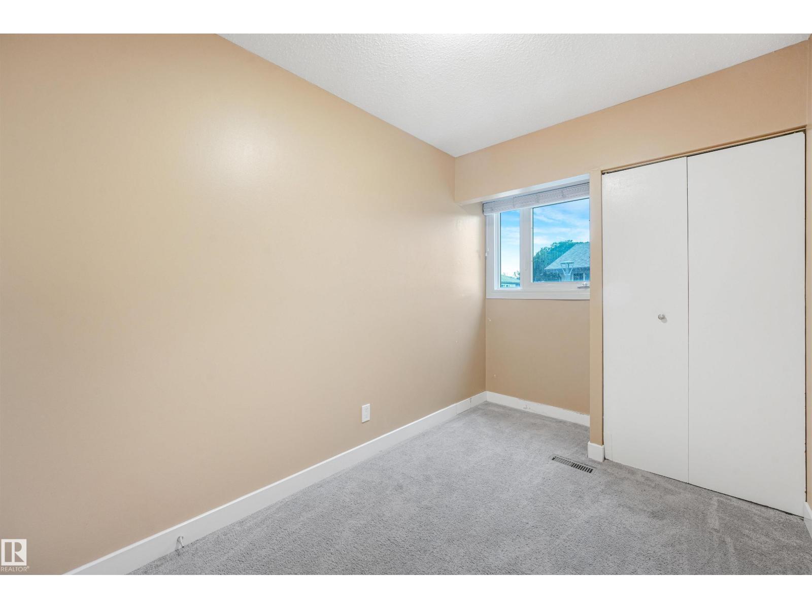 #8 14120 80 ST NW - 22