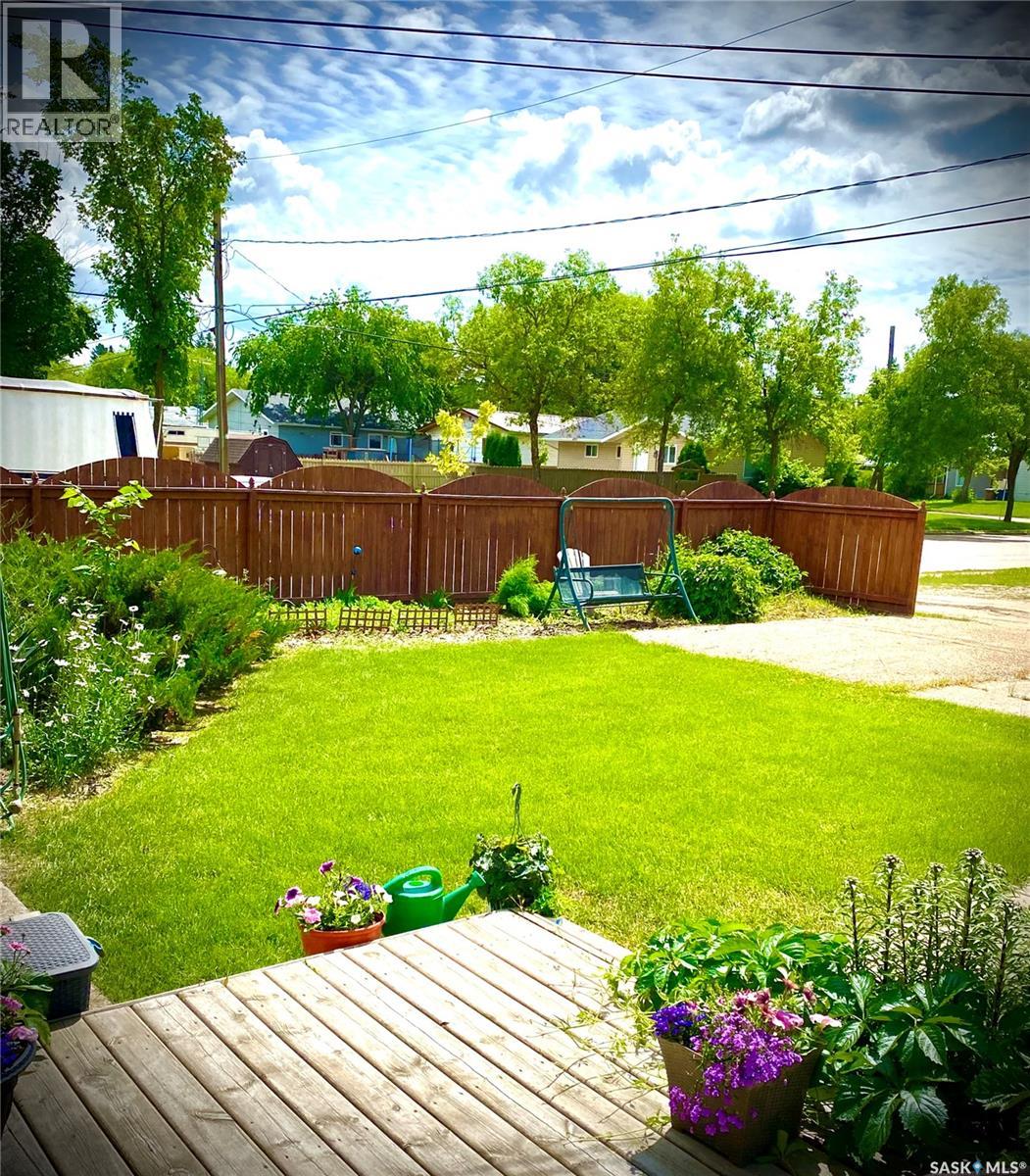 912 107th AVENUE, Tisdale — photo 2