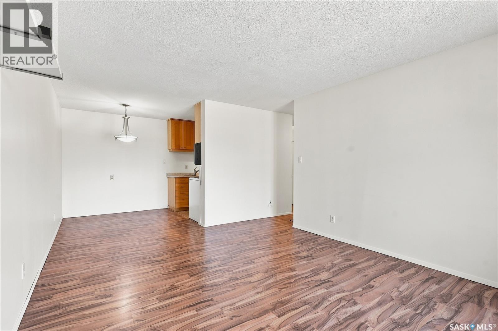 #307 211 Tait PLACE - 10