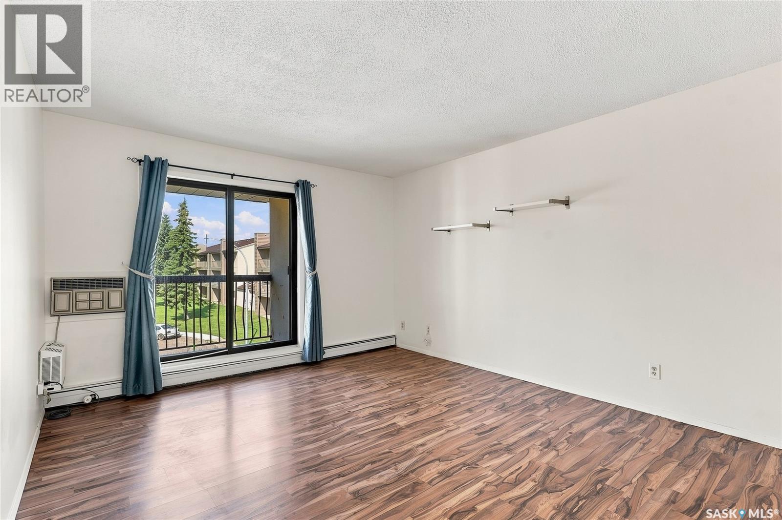 #307 211 Tait PLACE - 19