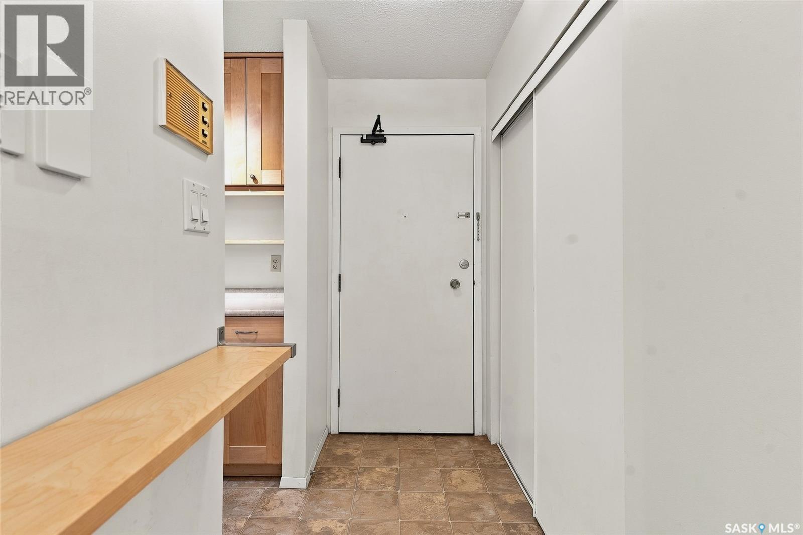 #307 211 Tait PLACE - 3