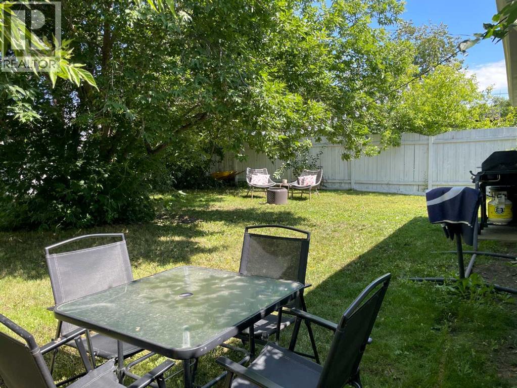 11136 103 Avenue - Image 35