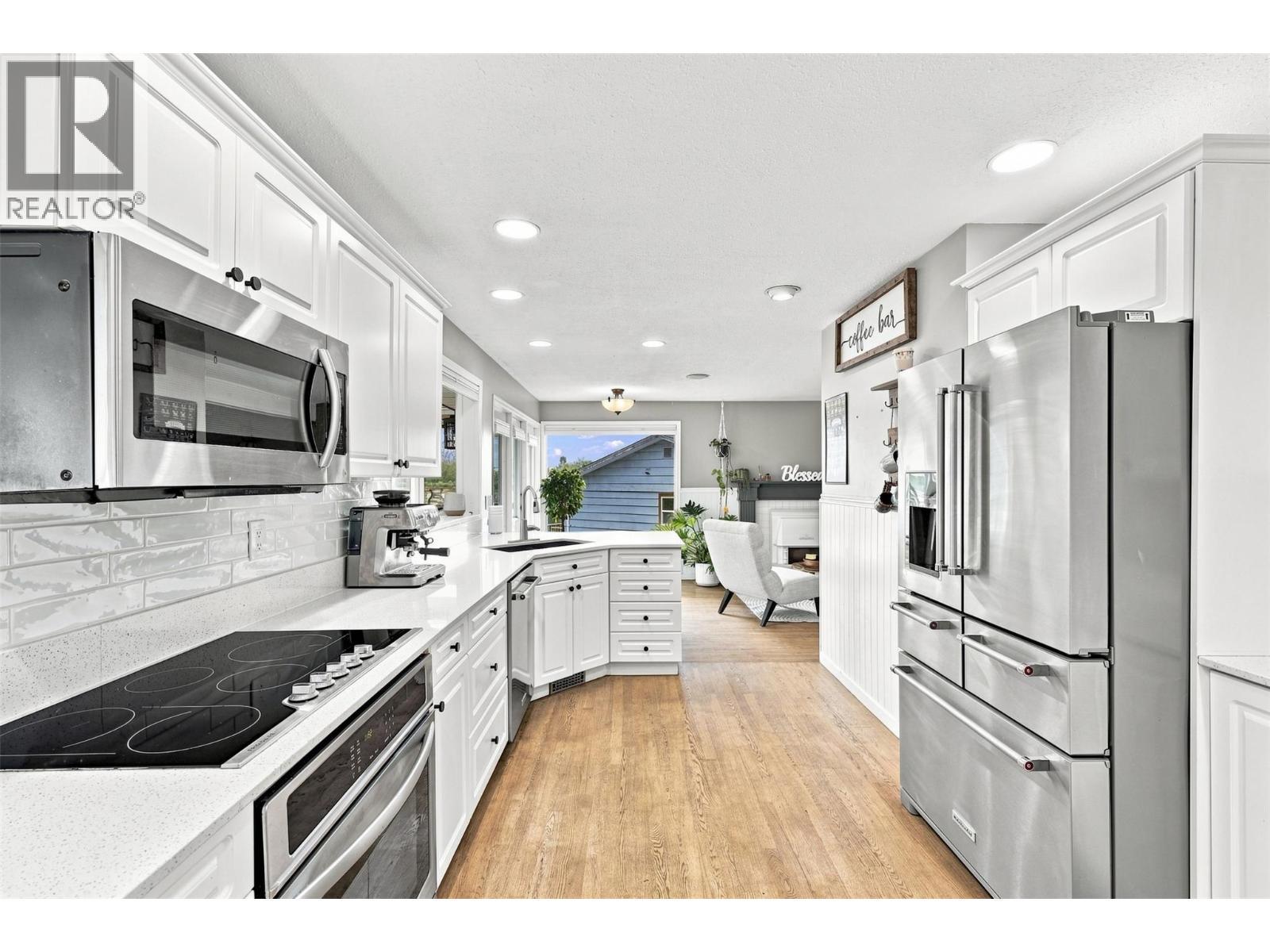 364 Collingwood Drive - 2