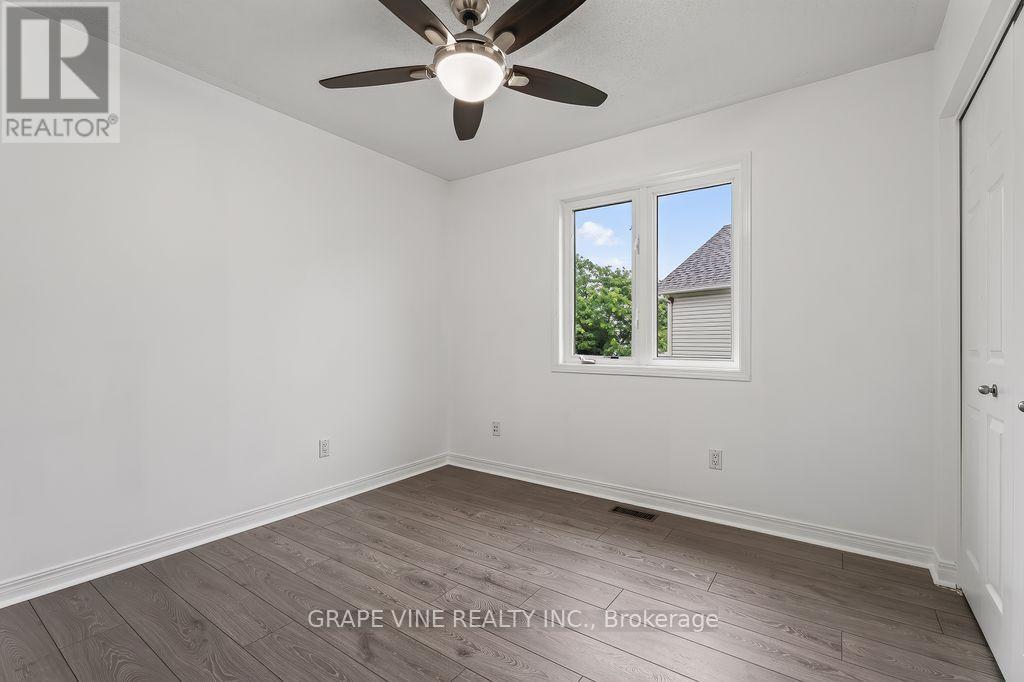 105 ROWALLEN PLACE - 24