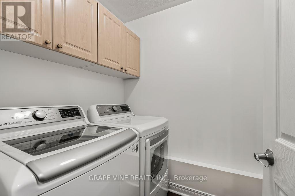 105 ROWALLEN PLACE - 28