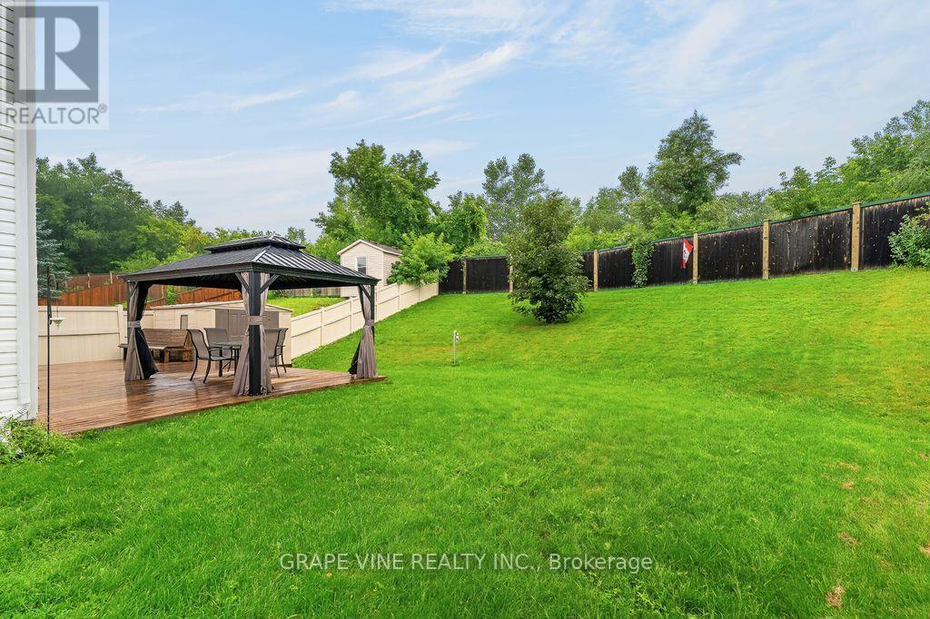 105 ROWALLEN PLACE - 37