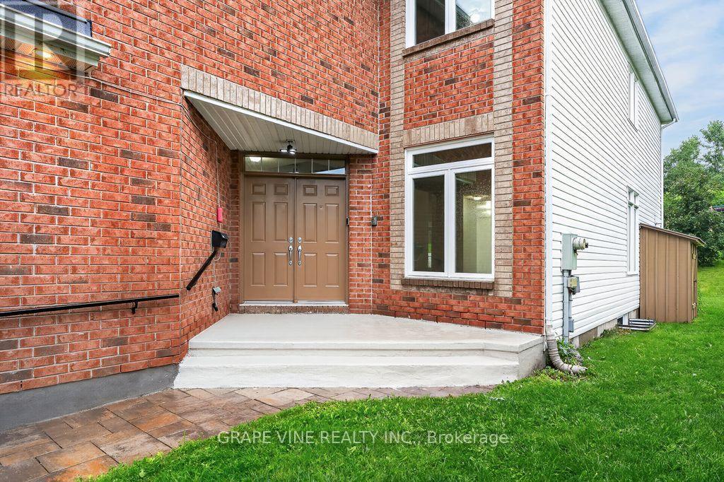 105 ROWALLEN PLACE - 4