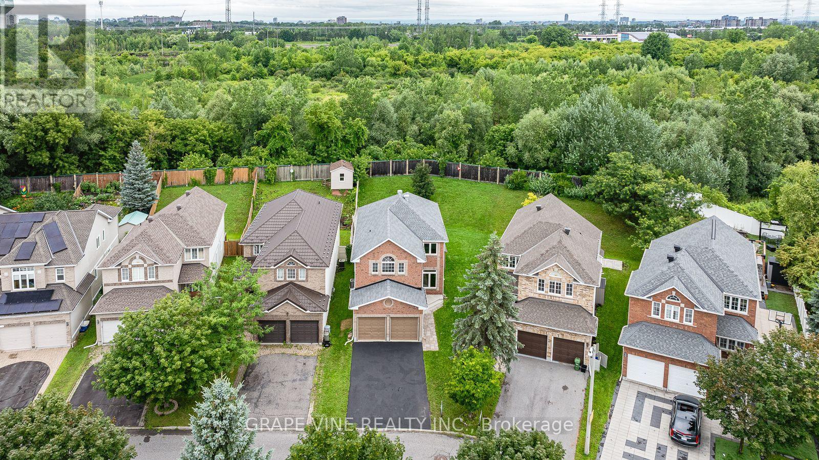 105 ROWALLEN PLACE - 42