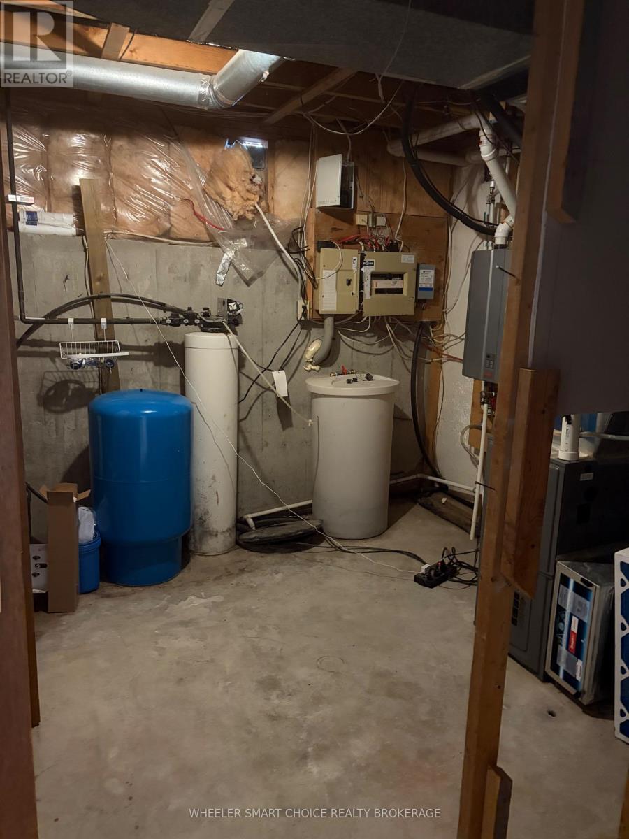 17109 HEADLINE ROAD W - Image 23