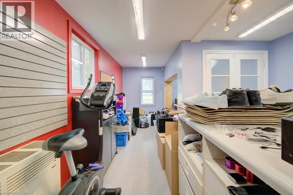 1249 NOTRE DAME Drive - Image 22