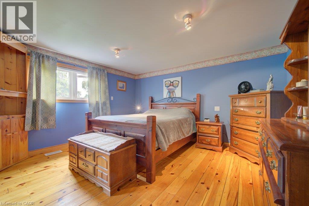 1249 NOTRE DAME Drive - Image 27