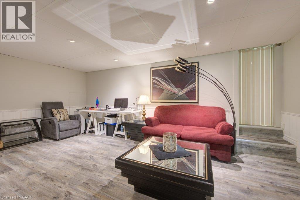 1249 NOTRE DAME Drive - Image 34