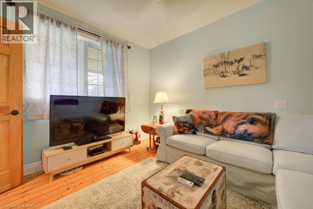 1249 NOTRE DAME Drive - Image 5