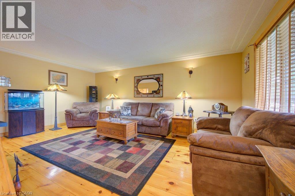 1249 NOTRE DAME Drive - Image 6