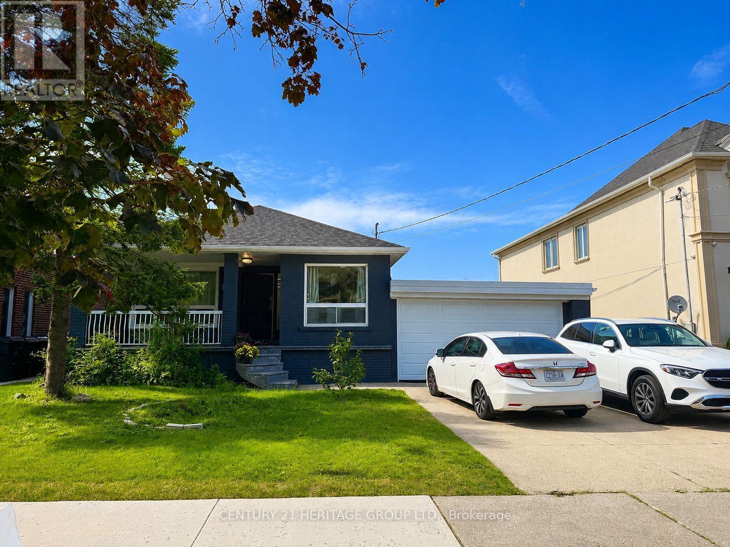 124 REGINA AVENUE - 1