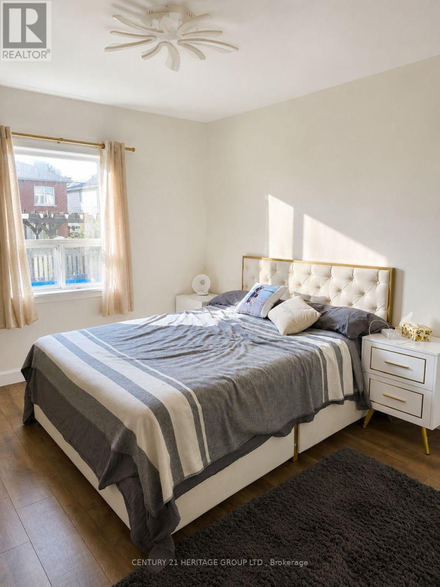 124 REGINA AVENUE - Image 11
