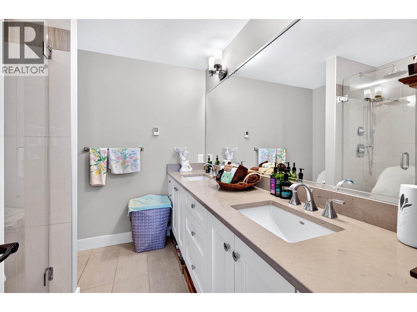#12 2171 Van Horne Drive - 18