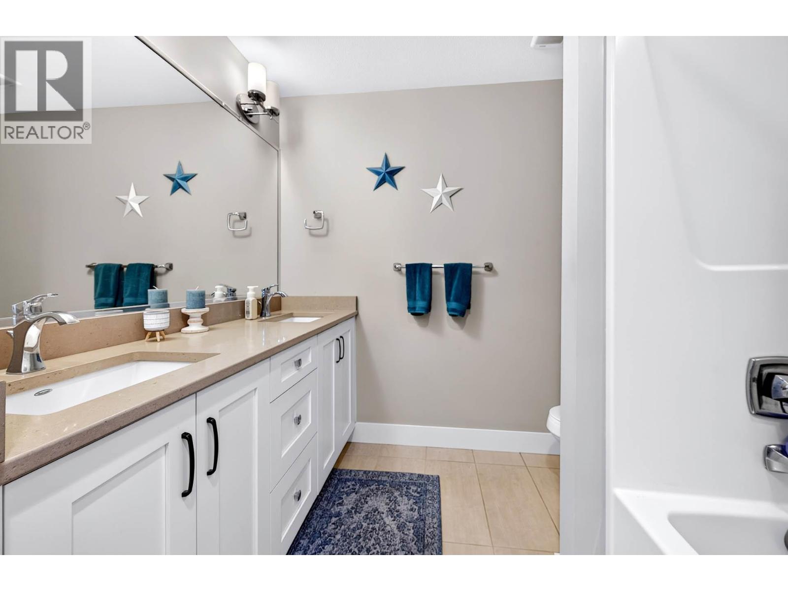 #12 2171 Van Horne Drive - 26
