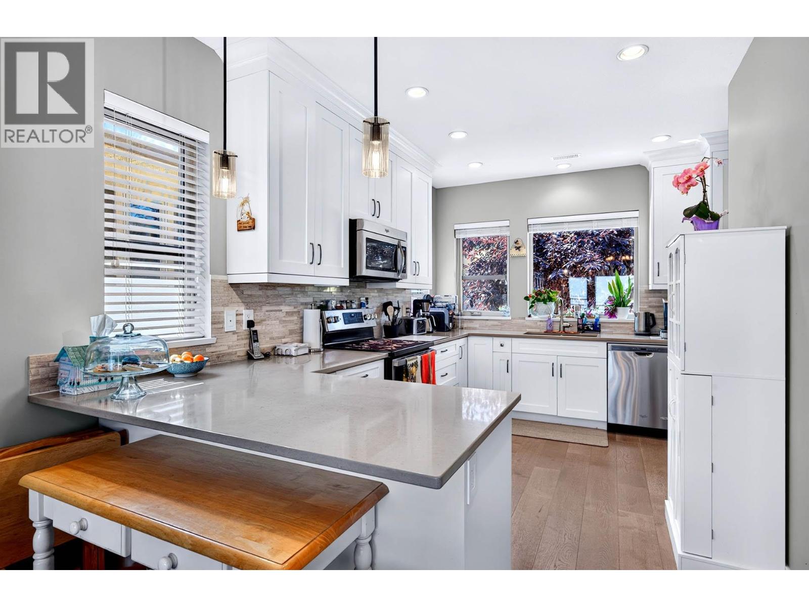#12 2171 Van Horne Drive - 9
