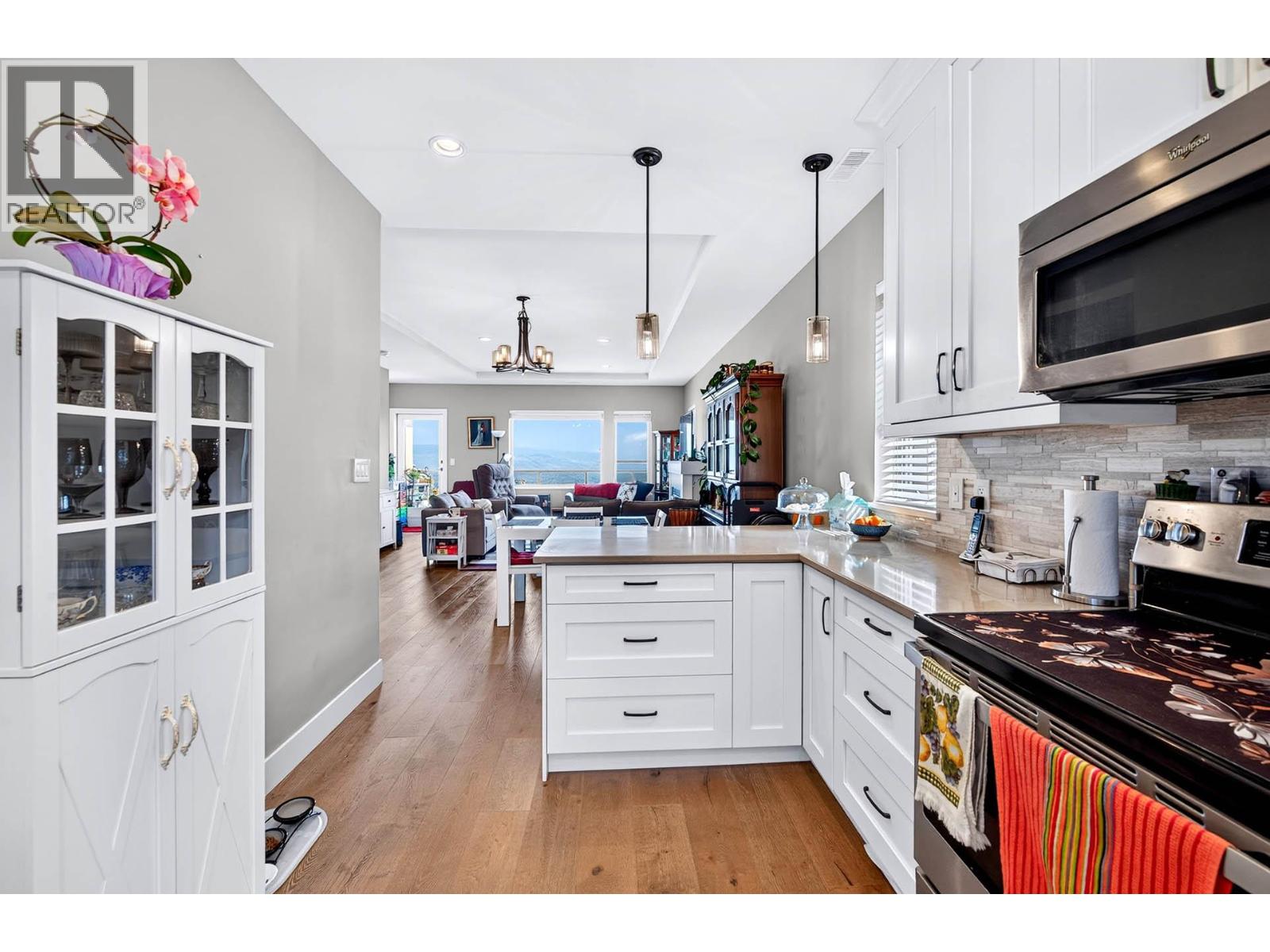 #12 2171 Van Horne Drive - 8