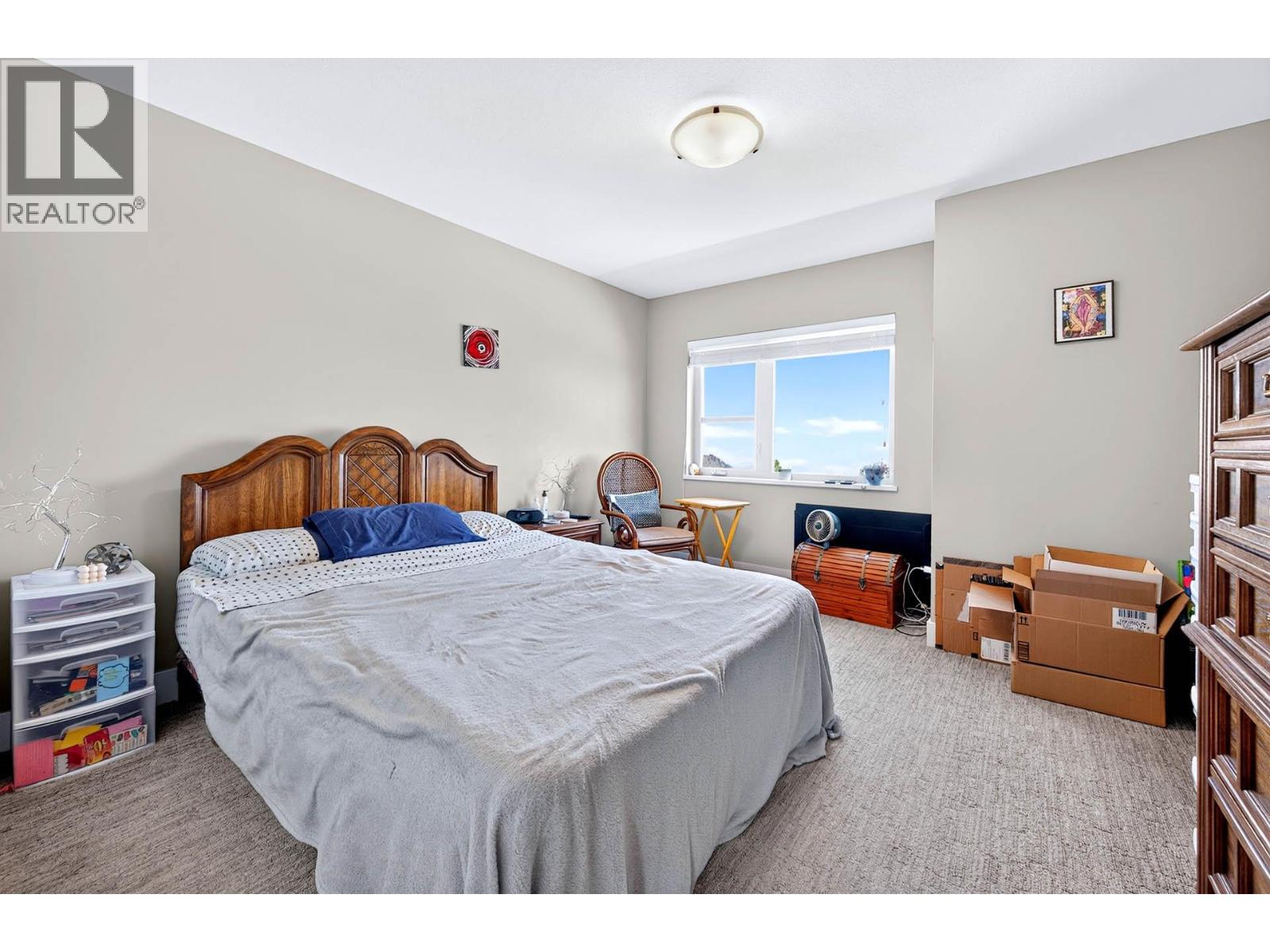 #12 2171 Van Horne Drive - 22