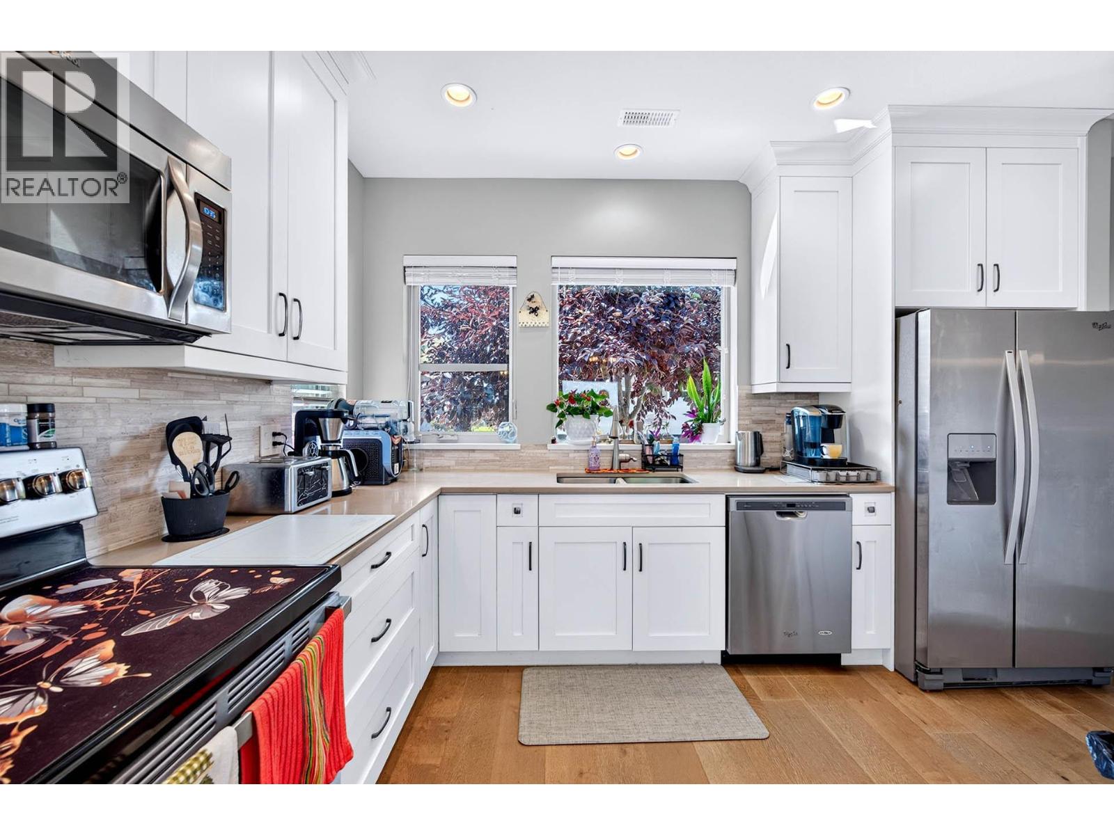 #12 2171 Van Horne Drive - 11