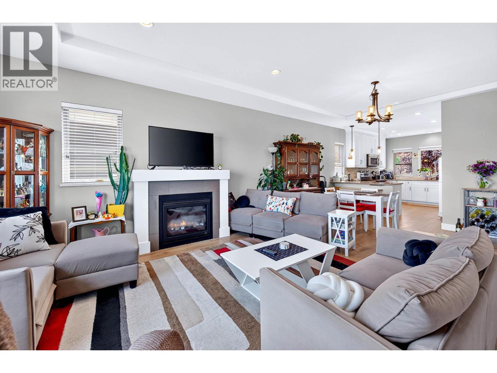#12 2171 Van Horne Drive - 15