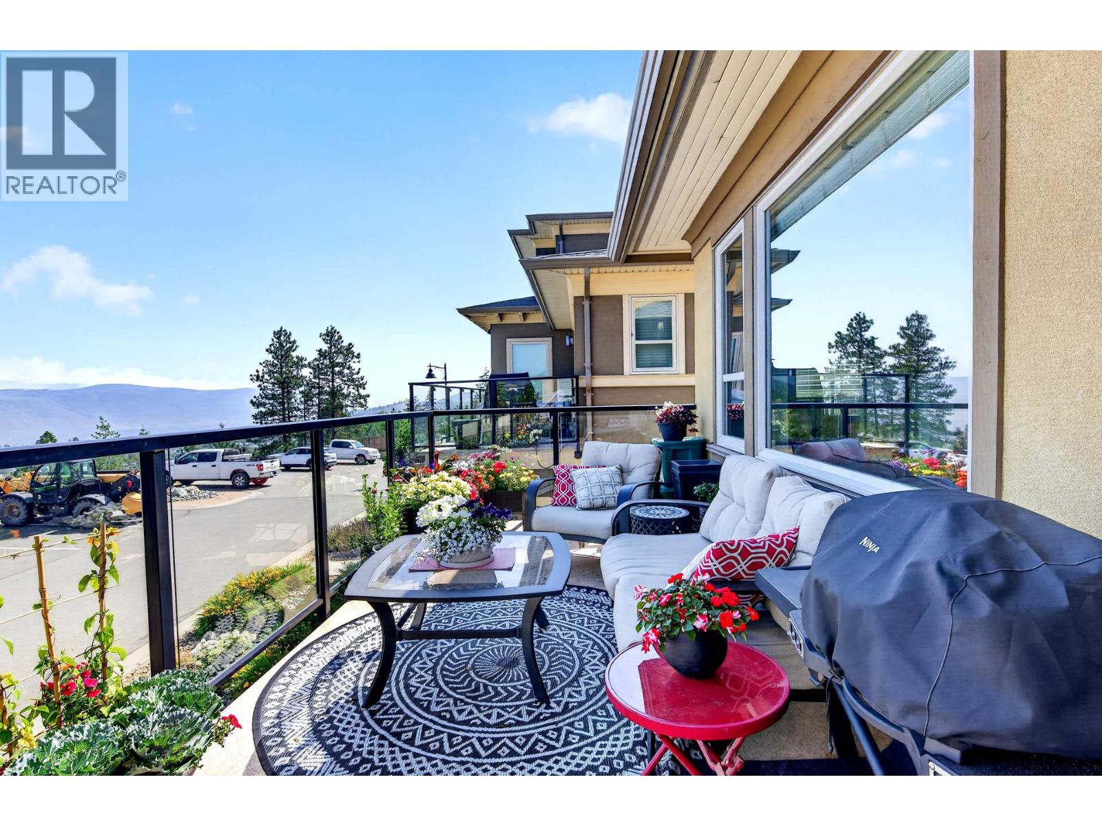 #12 2171 Van Horne Drive - 31