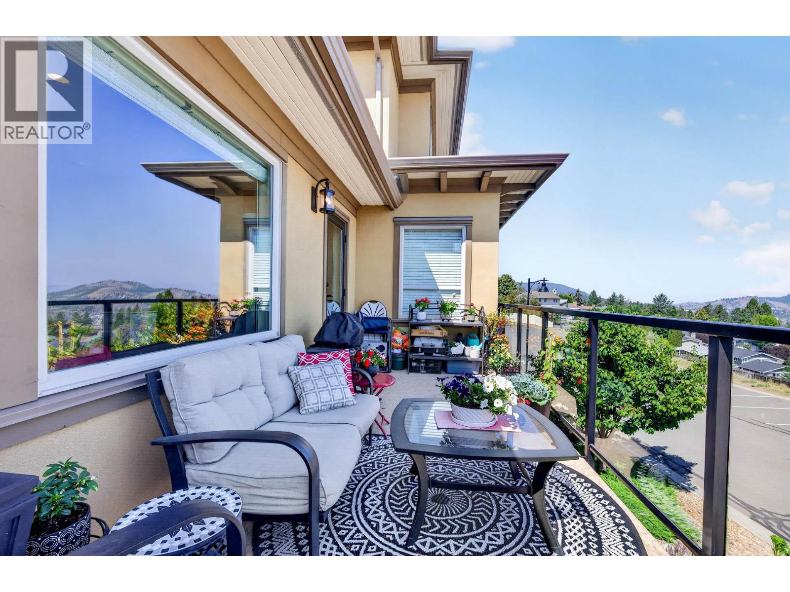 #12 2171 Van Horne Drive - 32