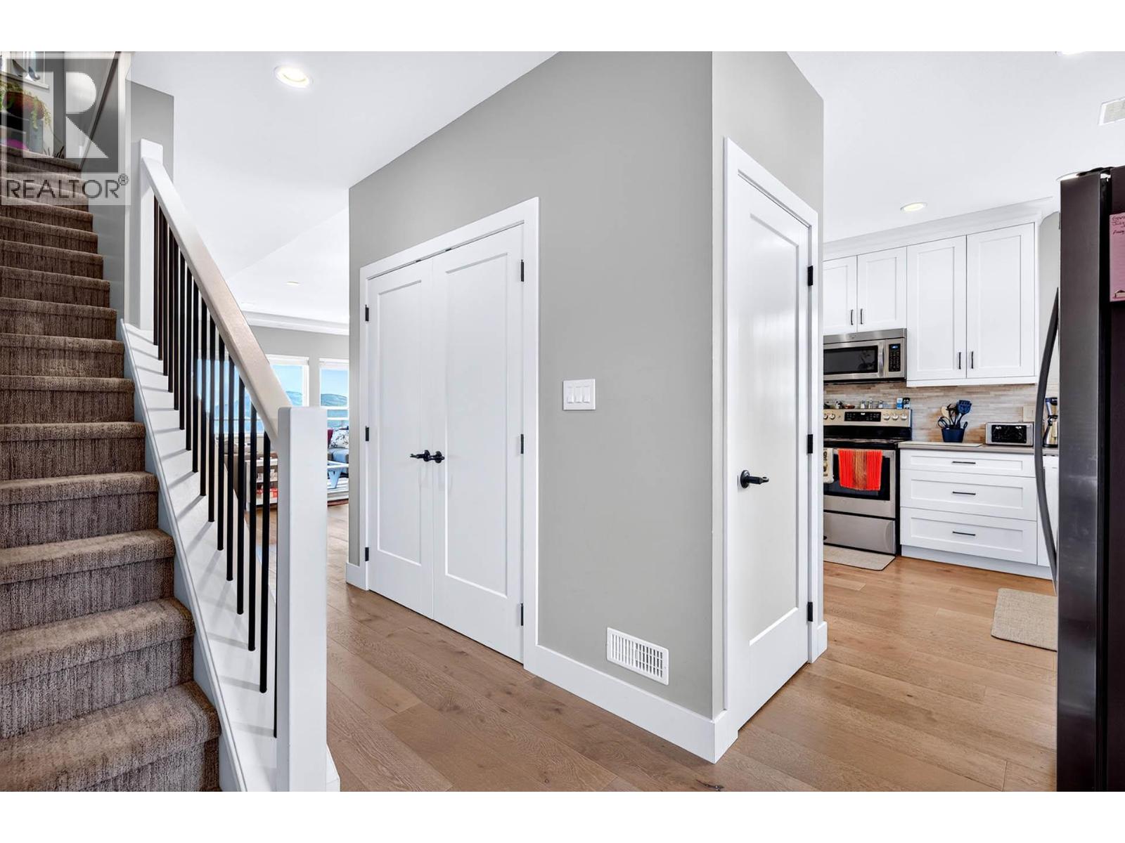 #12 2171 Van Horne Drive - 5